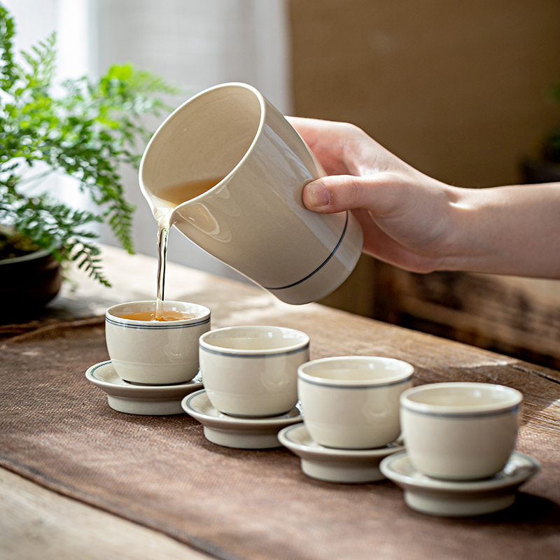 Conjunto de xícara e pires de  - Tea And Coffee Kettle avaliação e preço
